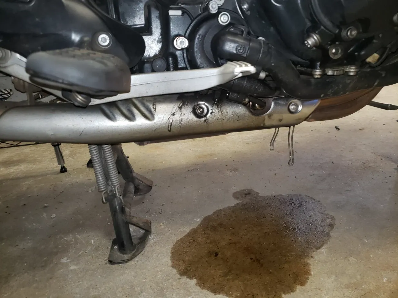 روغن ریزی موتور