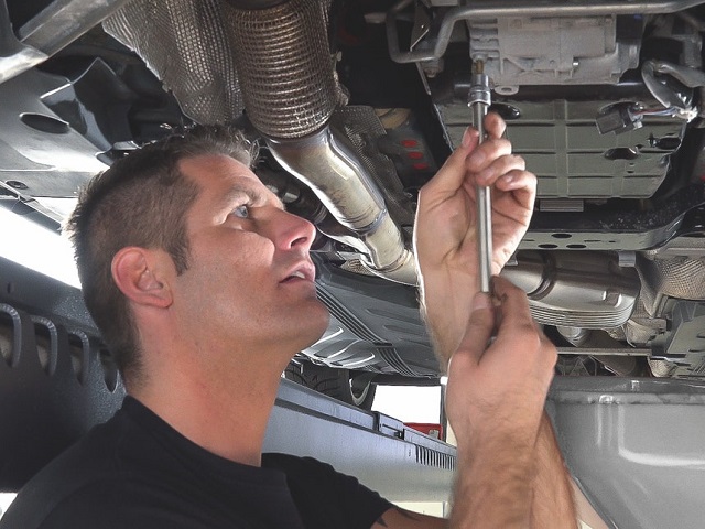 تعویض روغن گیربکس جنسیس