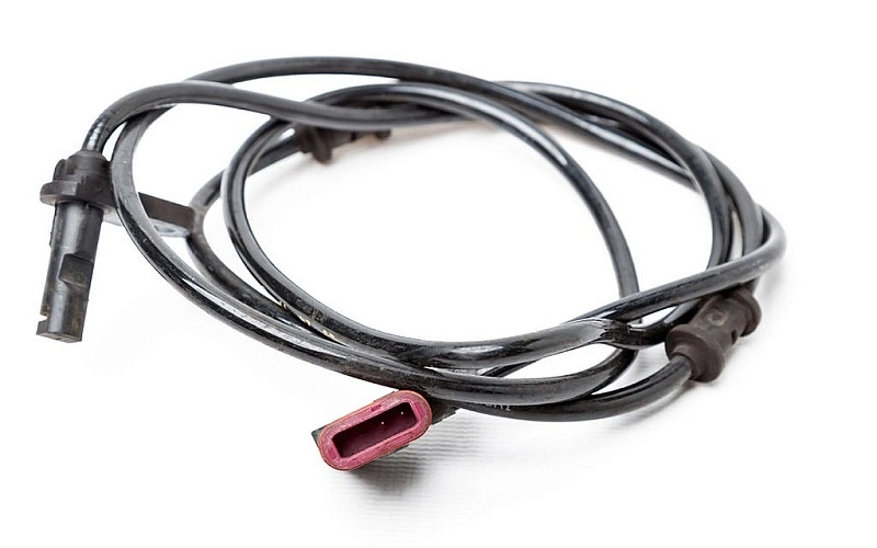 بررسی نقش سنسورهای سرعت ورودی و خروجی در گیربکس اتوماتیک و علائم خرابی آن‌ها